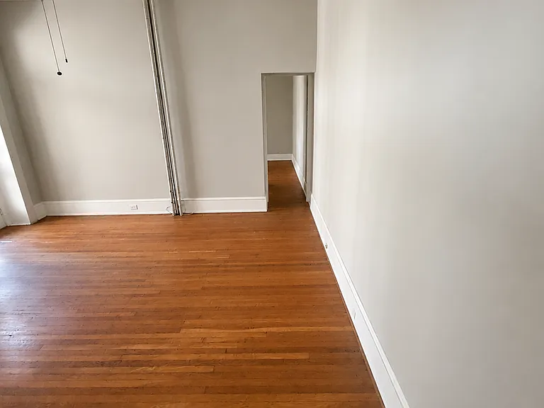 5911 Greene St #1R — Photo 6