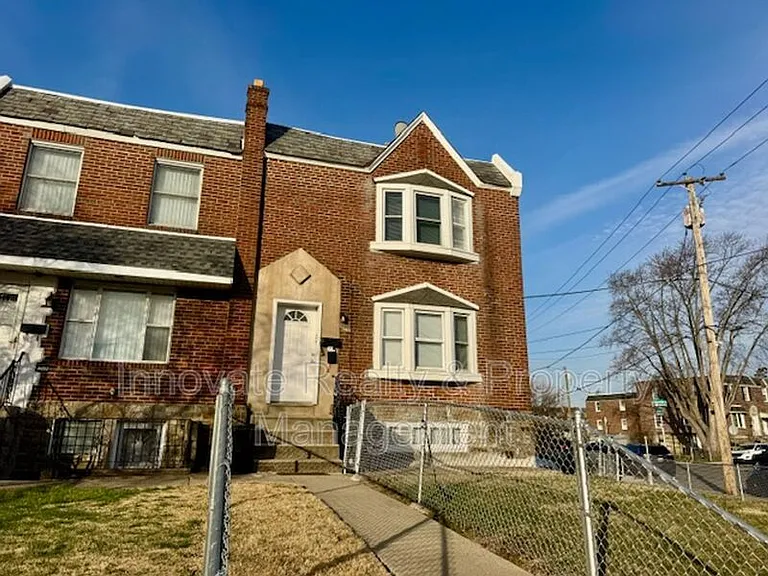 4400 Sheffield Ave #2 — Photo 11