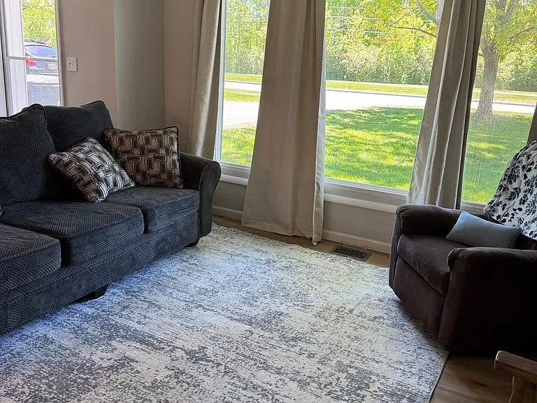 34825 Aurora Rd — Photo 2