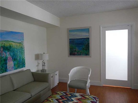5th image of 905 Brickell Bay Dr APT 521
