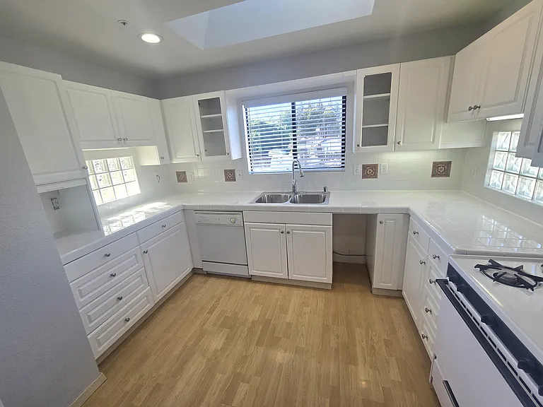 1266 Sumner Ave #B — Photo 8