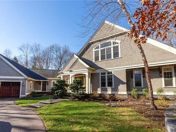 29 Breakwater Ln, North Kingstown, RI 02852