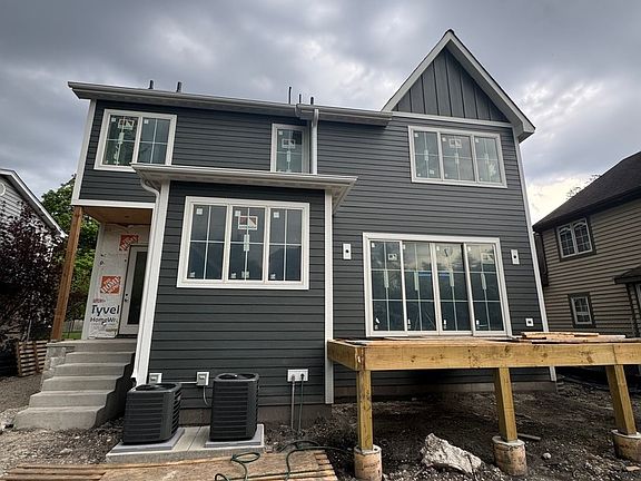 4th image of 718 Justina St