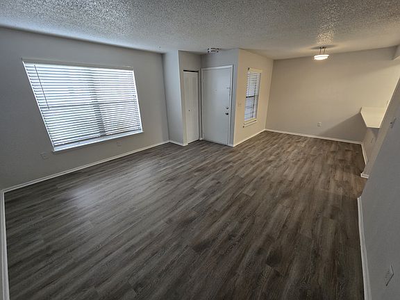 3rd image of 5914 Tradewinds Ln