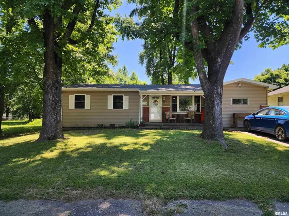 412 S 29th St, Herrin, IL 62948