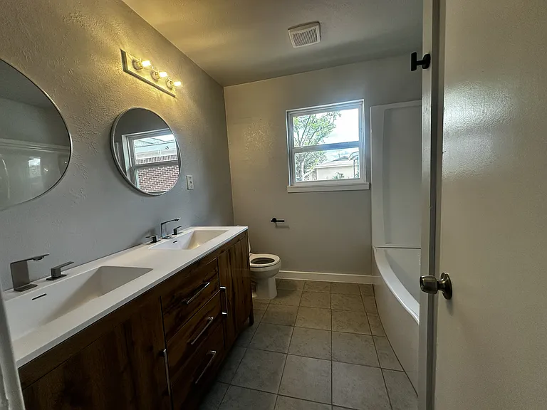 929 Brown Trl — Photo 8