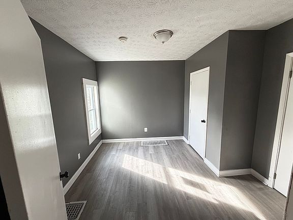 5th image of 316 W 10th St #1