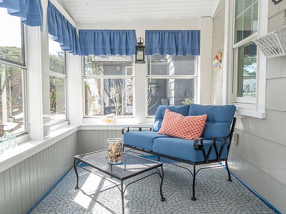 3rd image of 10 Essex Place