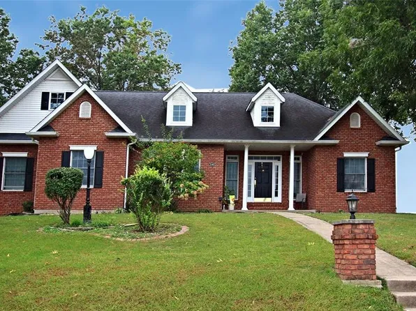 240 Michael Dr, Troy, IL 62294