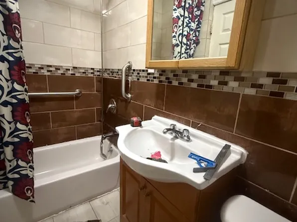 759 Home Street image 9 of 14