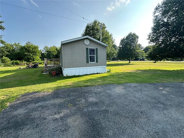 5676 State Route 14 — Photo 20