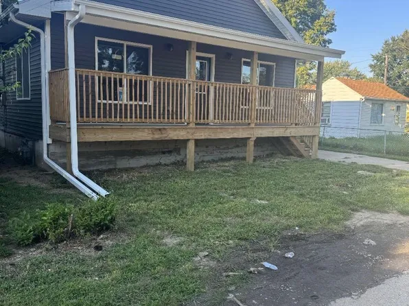 826 Barnum Rd, Rockford, IL 61109