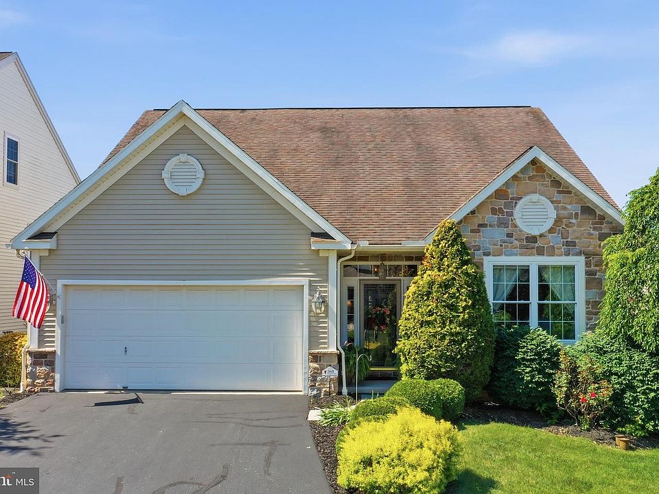 1st image of 412 Westbury Dr