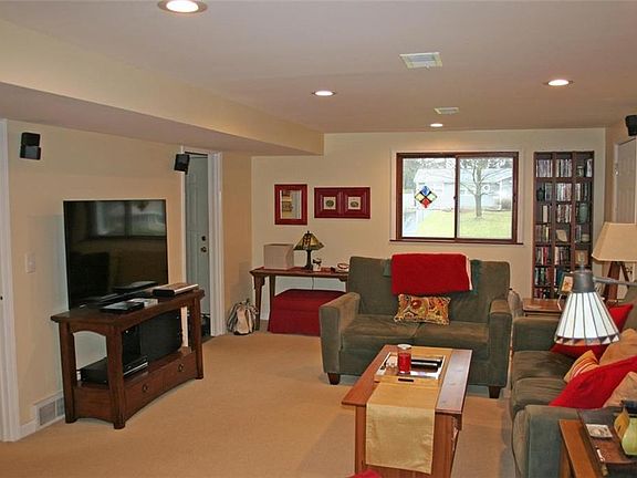 5th image of 43 Parkwood Ln
