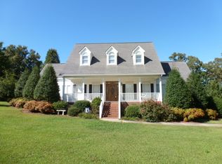 1825 Dean Ln, Heath Springs, SC 29058