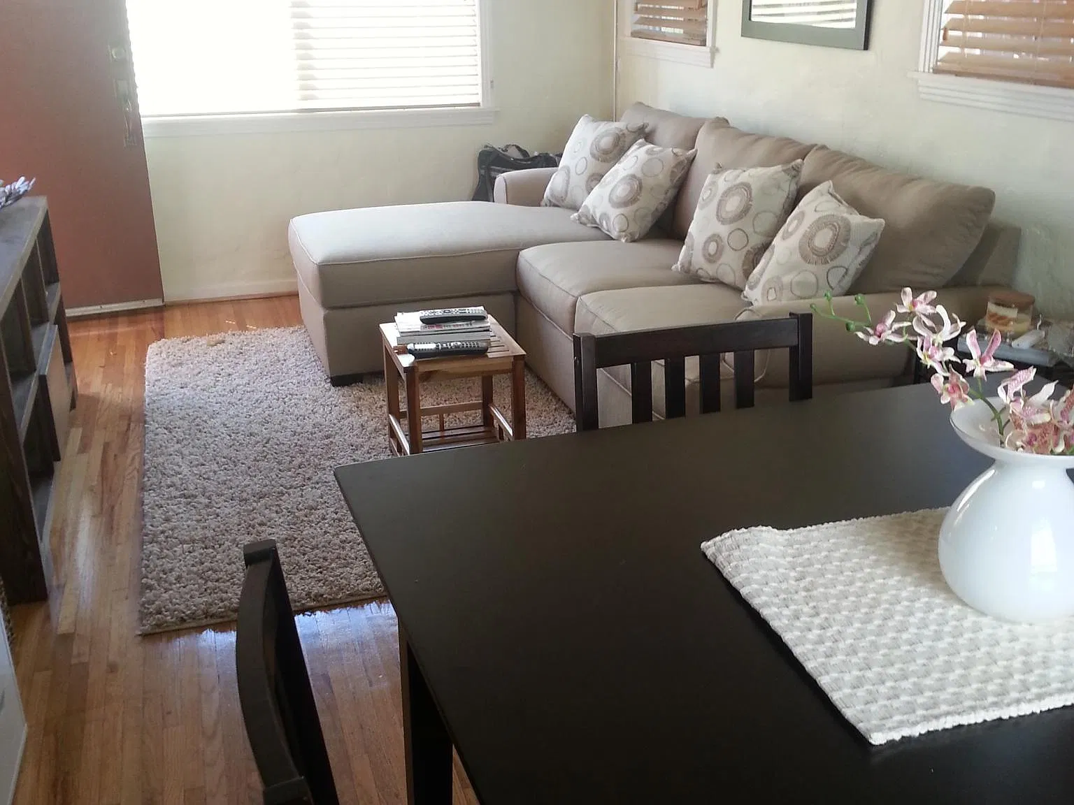526 Huntley Dr — Photo 3