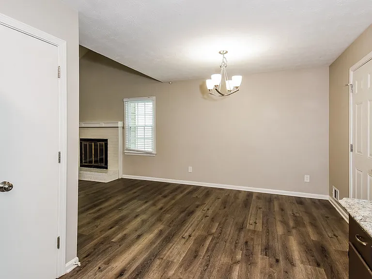 1471 Daniel Ln — Photo 6
