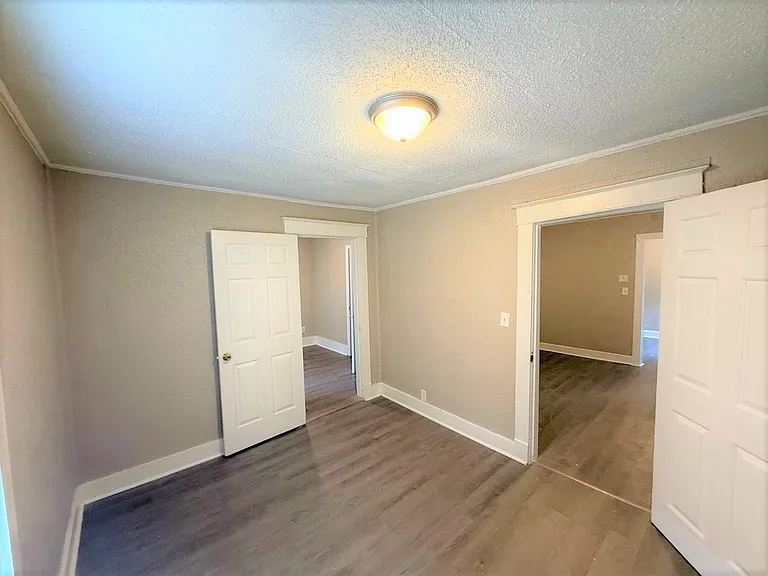 2673 Midland Ave — Photo 18