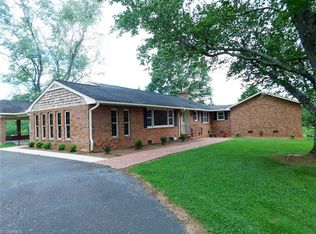 238 Hennis Hill Dr, Mount Airy, NC 27030