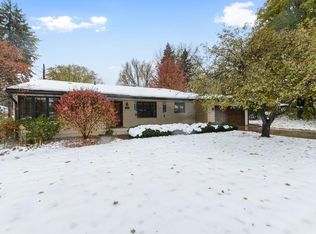 2401 W 98th St, Bloomington, MN 55431