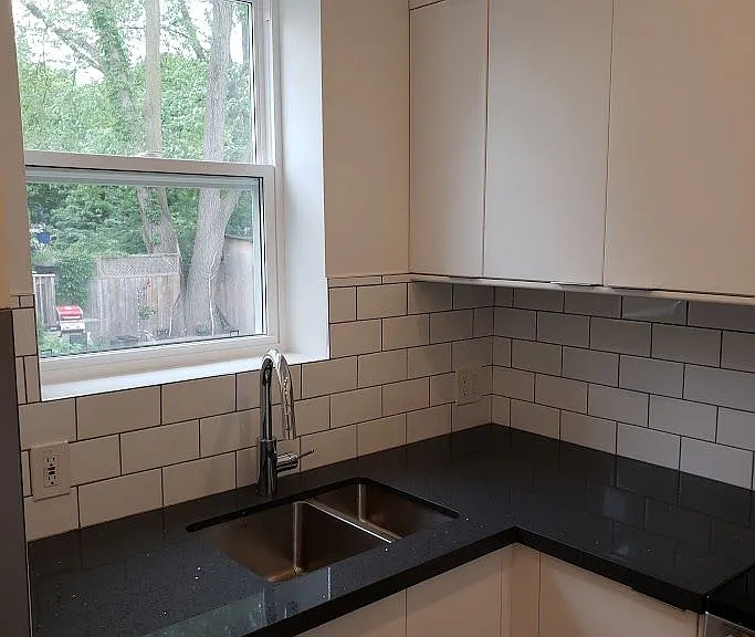 673 Woodbine Ave #2 — Photo 4