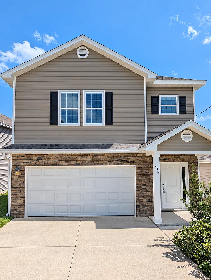4 bed, 2.5 bath, 2046 sqft, $2,850 — Photo 1