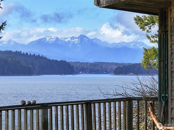 2nd image of 820 E Burgundy Road