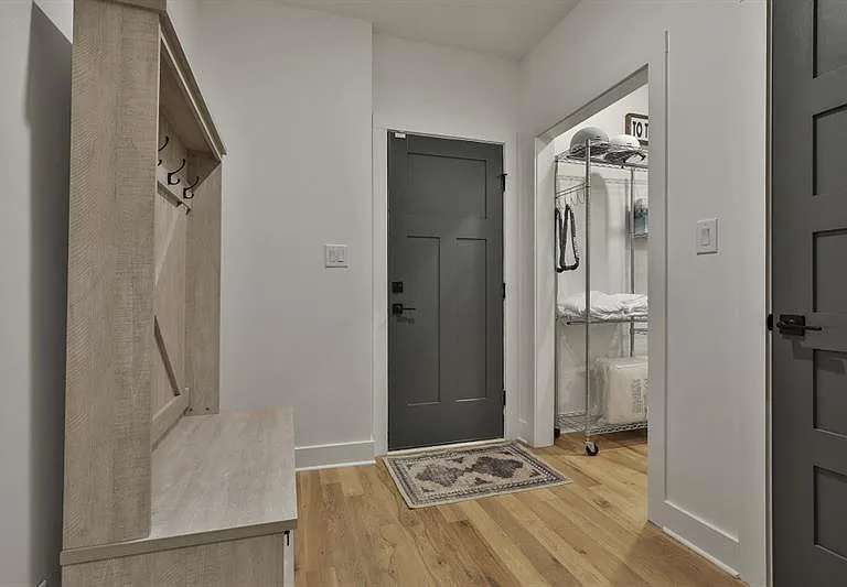 130 Arcadia Ave — Photo 45