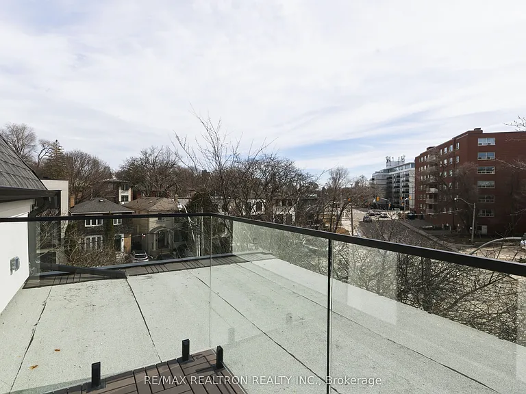 1002 Spadina Rd — Photo 43