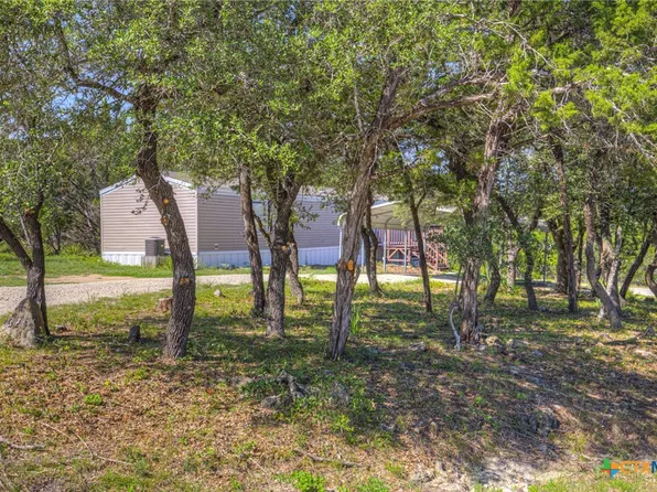 625 Cypress Dr, Canyon Lake, TX 78133