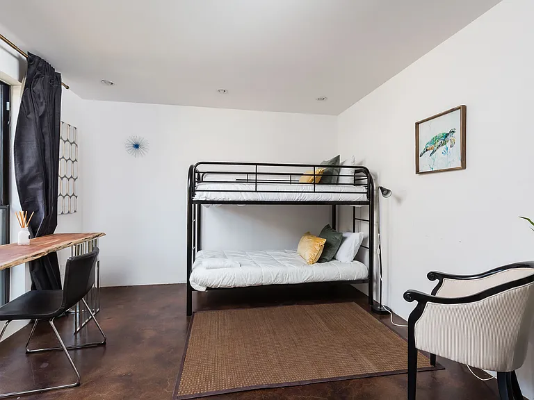 5002 N 38th Pl — Photo 29