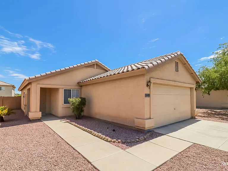 12005 W Scotts Dr — Photo 2