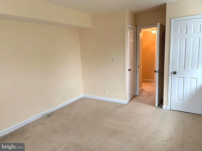 3007 S Buchanan St #B2 — Photo 13