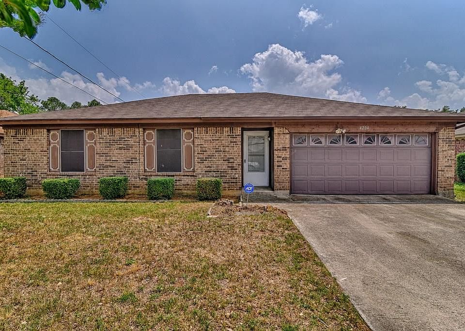 1st image of 4204 Willow Springs Dr