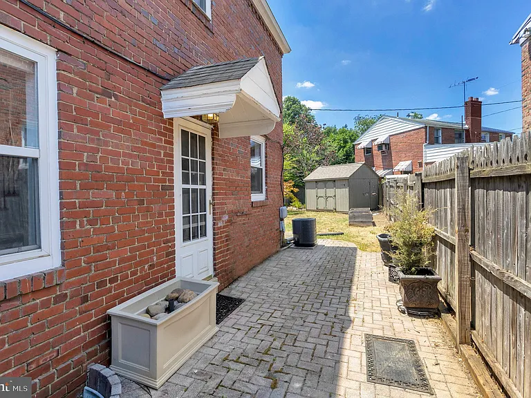 2446 S Nelson St — Photo 22