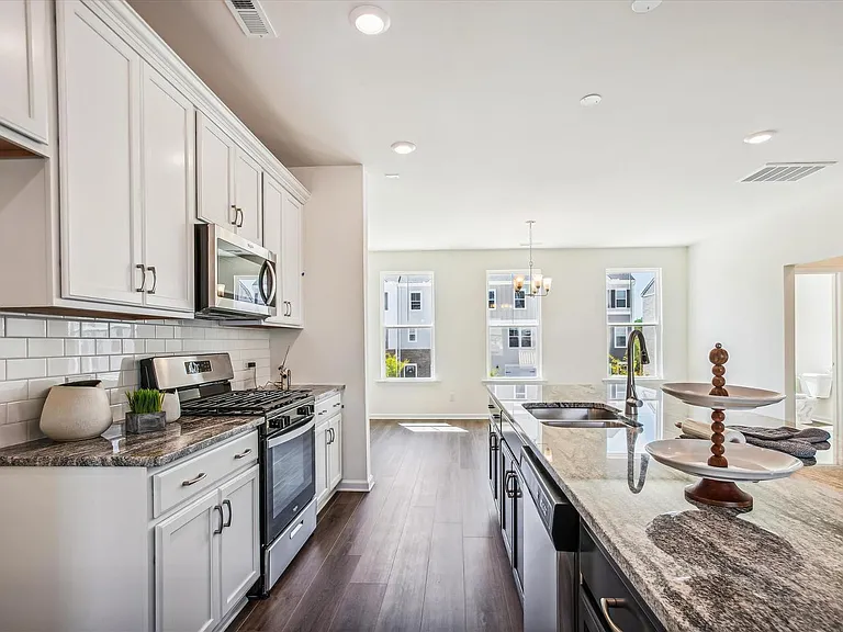 847 Parc Townes Dr #B — Photo 5