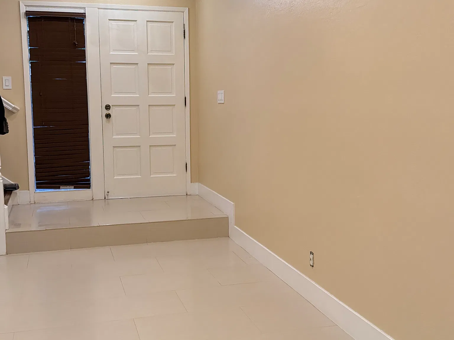 3 bed, 2.5 bath, 1545 sqft, $6,100 — Photo 2