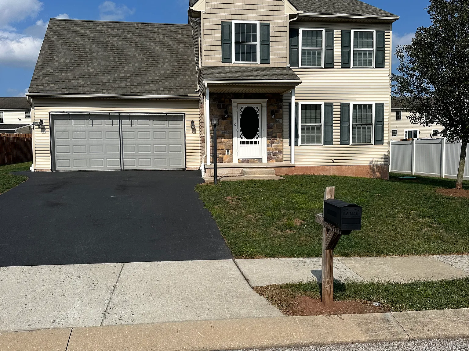 4 bed, 1600 sqft, $2,500 — Photo 2
