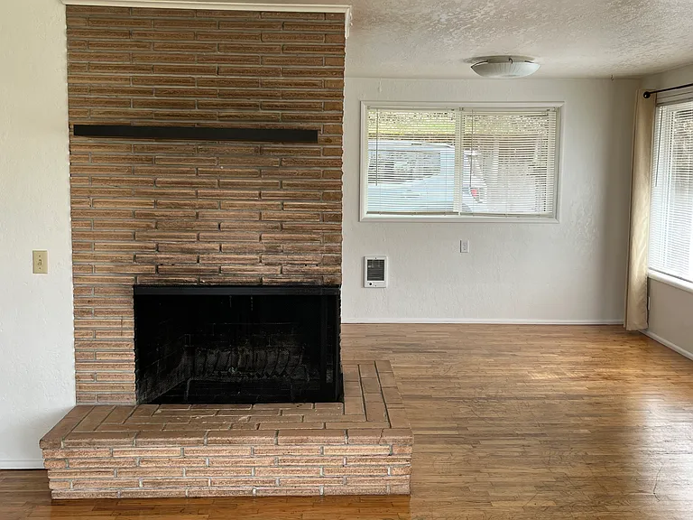 Picture of fireplace in living/dining room