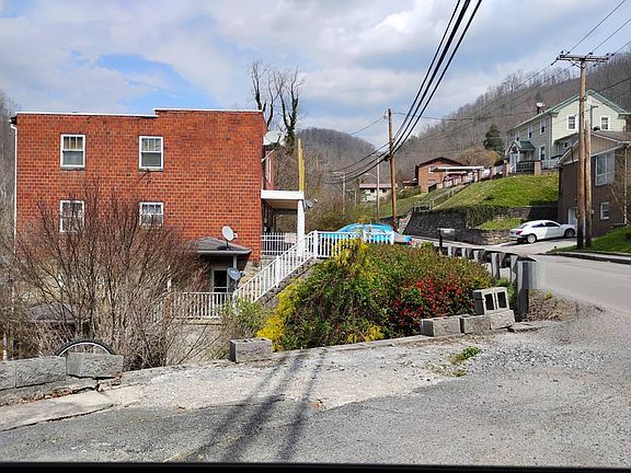 4th image of 485 Riverside Dr
