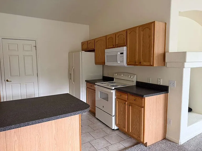22675 E Ontario Dr — Photo 4