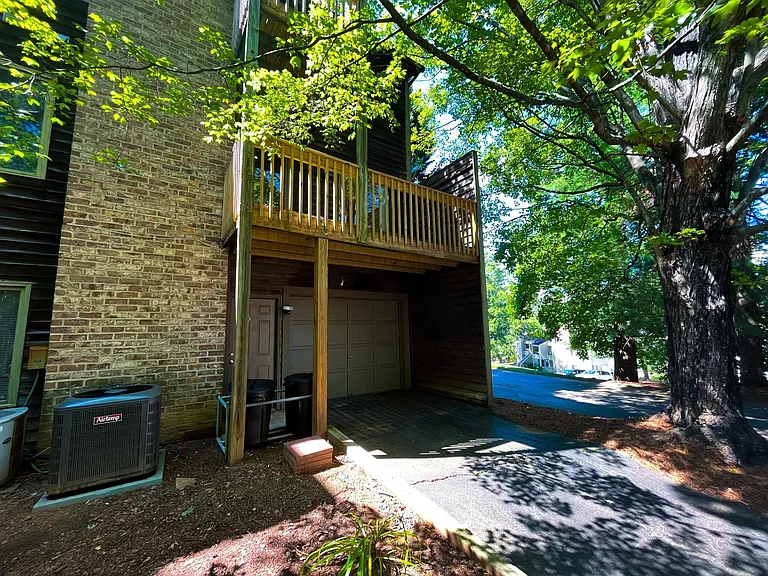 193 Kinloch Ct — Photo 43