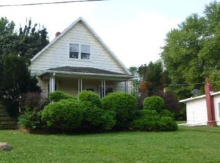 862 W Locust St, Canton, IL 61520