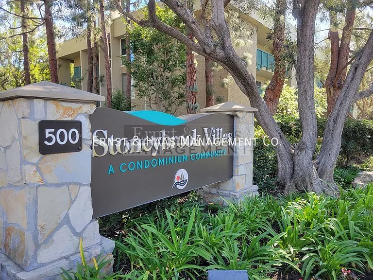 576 N Bellflower Blvd #237 — Photo 2