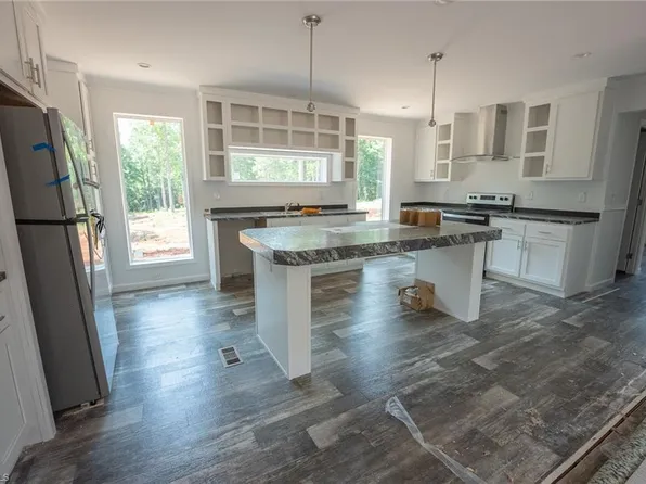 1853 Hill River Rd, Hiddenite, NC 28636