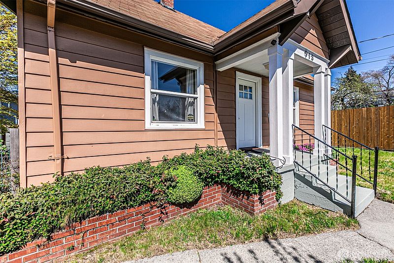 2nd image of 913 E McKinley Road
