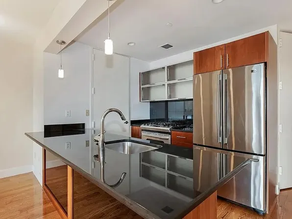 756 Myrtle Avenue image 6 of 9