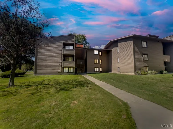 37 Watertree Dr, East Syracuse, NY 13057