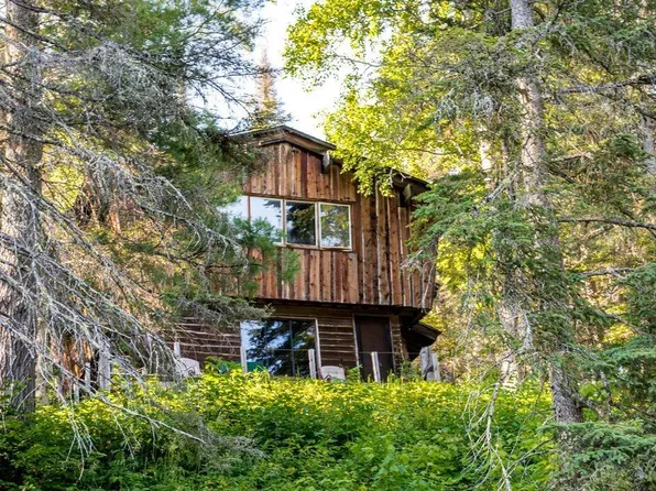 5985 HWY 1, Silver Bay, MN 55614