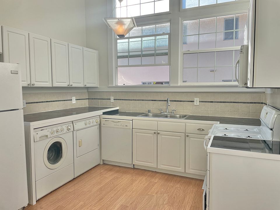 1st image of 1271 E Santa Clara St APT B